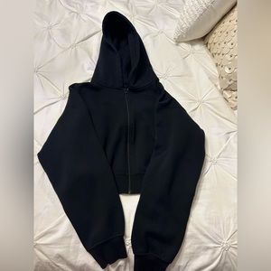 Medium crop hoodie. Ardene.